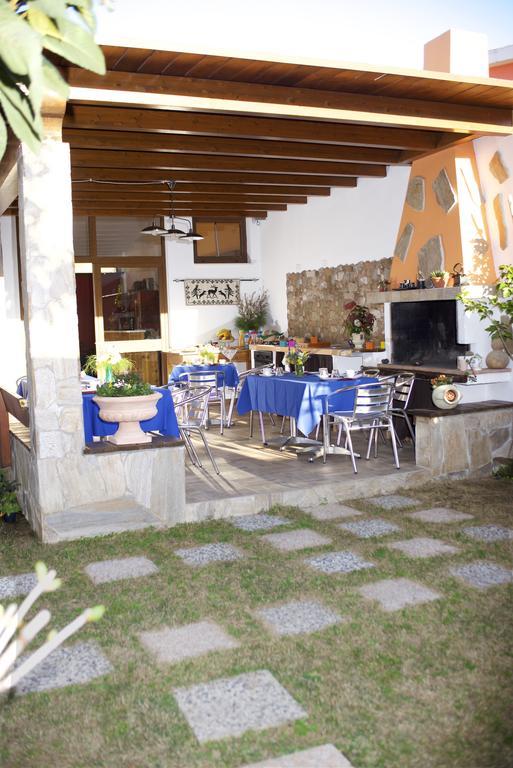 Casa Vacanze Rose E Fiori Sardegna San Vito  Exterior photo